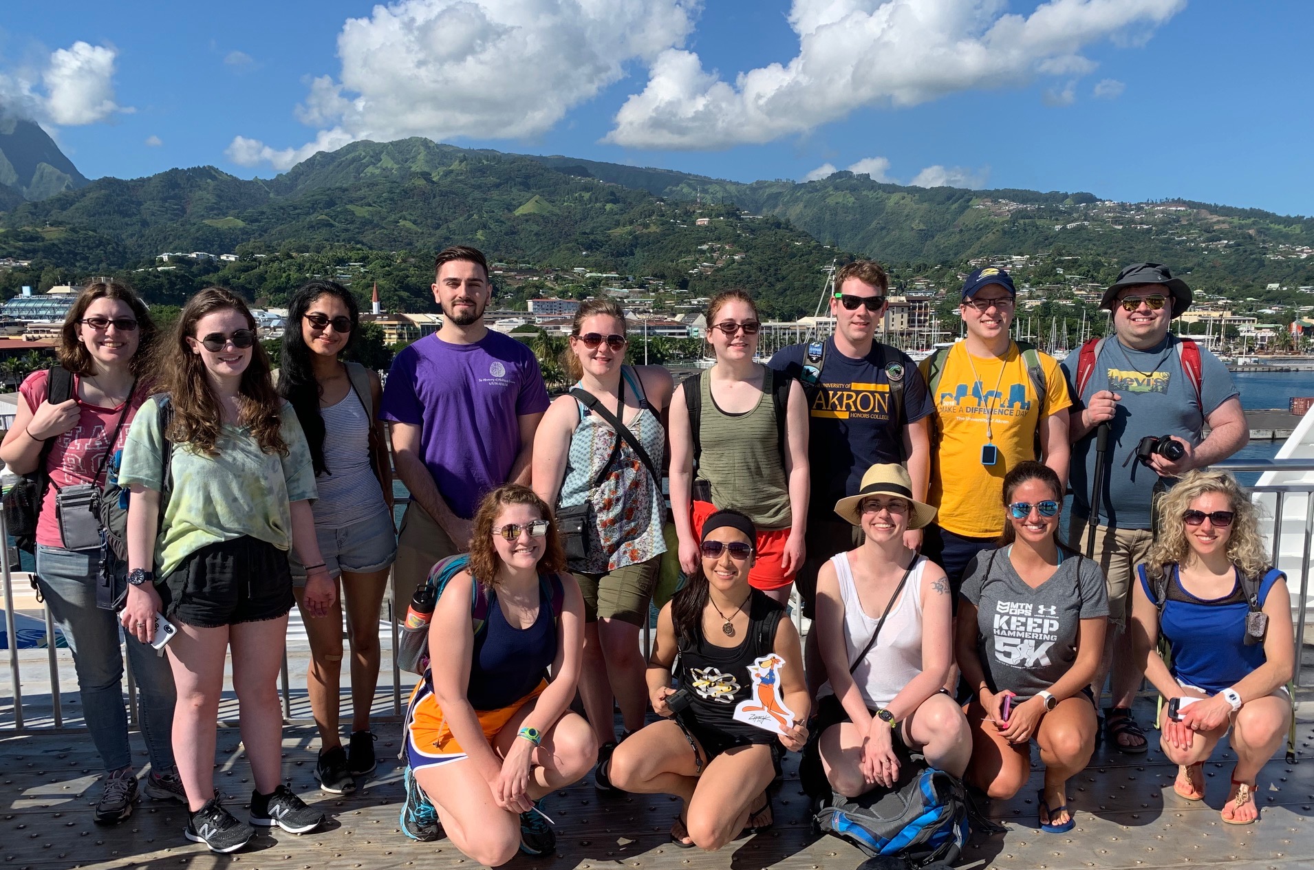 UA students pose for a photo in Tahiti